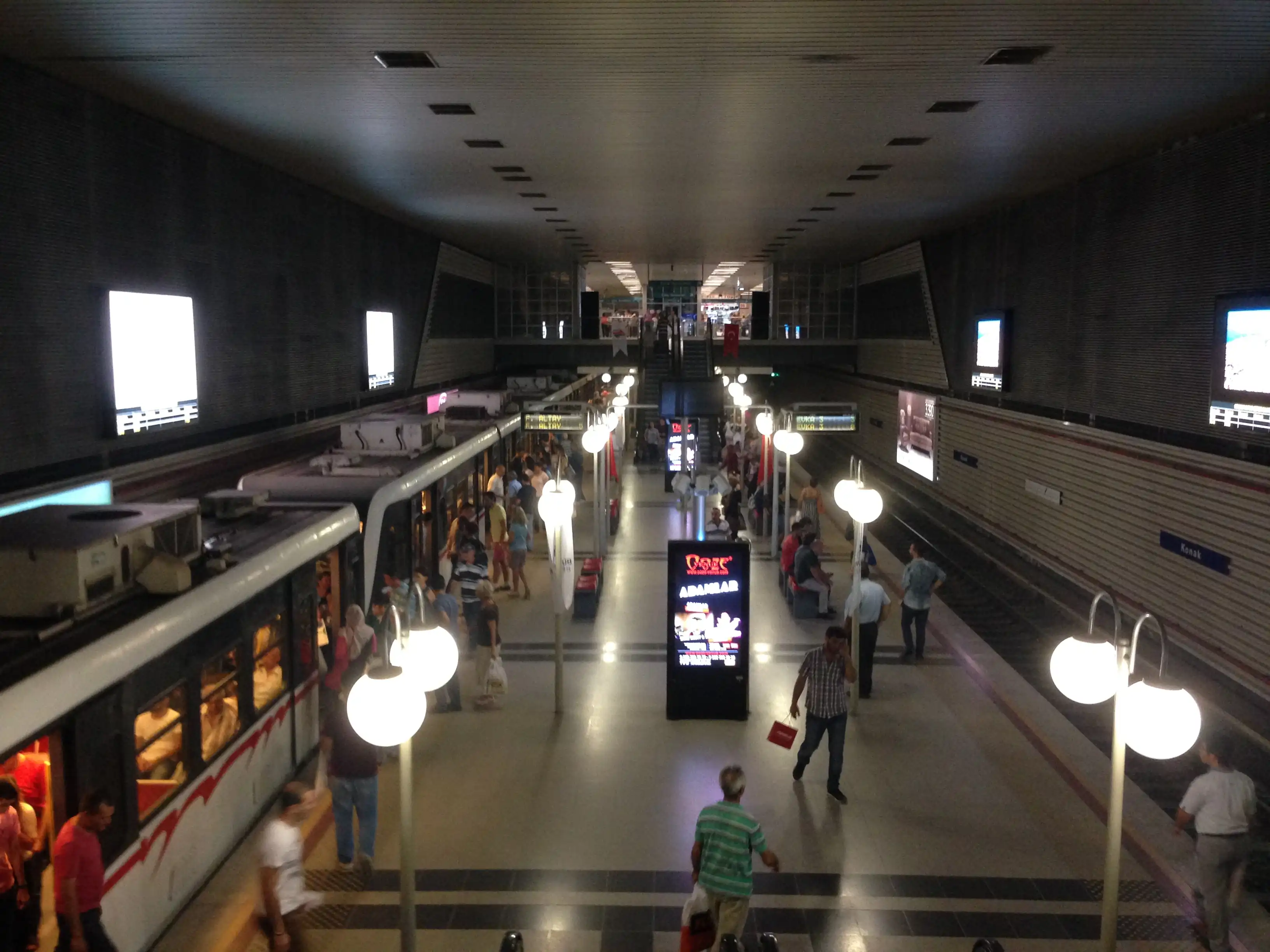 Estação Konak.
