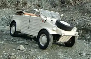 Réplica do Type 82 produzida pela Intermeccanica