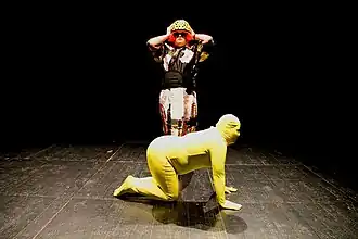 Espectáculo Kusama e Warhol das produções D. Mona.