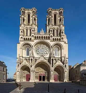 Catedral de Laon, iniciada em 1155