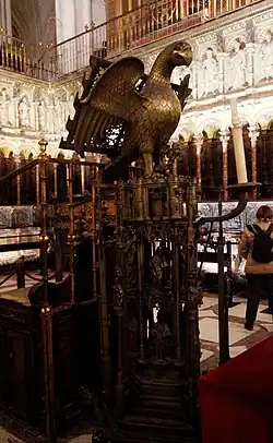 Atril no coro da Catedral de Toledo, Espanha.
