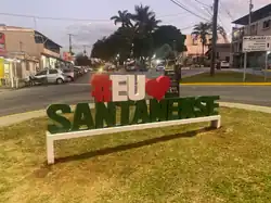 Letreiro na entrada do bairro de Santanense