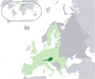 Localização da Áustria (em verde escuro) No continente europeu (em cinza escuro) Na União Européia (em verde claro)