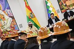 Luis Arce com líderes da Central Operária Boliviana.