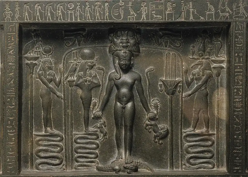 Hórus sobre dois crocodilos