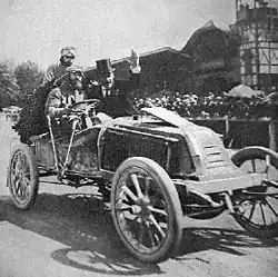 Marcel Renault, vencedor de Paris-Viena 1902 em um Renault Type K.
