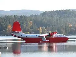 Um Martin JRM Mars, um dos bombarderos de água maiores do mundo.