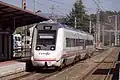 Um comboio de "Media Distancia" da RENFE entrando na estação de Guilharei procedente do Vigo, onde remata o seu percorrido para logo voltar a Vigo.