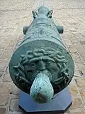 Cabeça de Medusa (16 lbs). Calibre: 134 mm.[5] Comprimento: 300 cm.