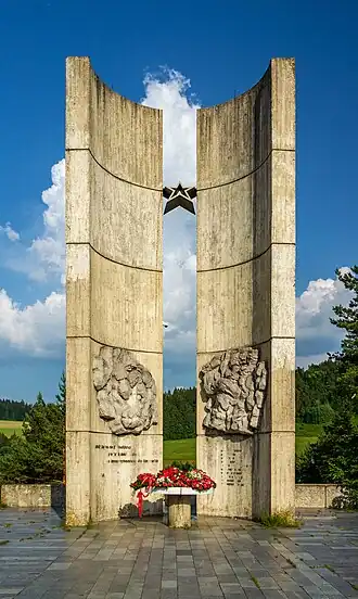 Memorial da Insurreição Nacional Eslovaca em Vrchteplá.