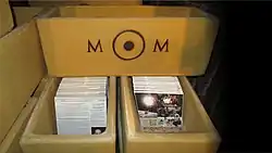 Caixas com os tabletes.