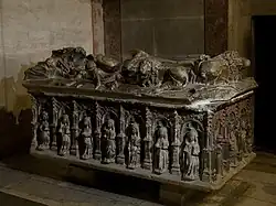 Túmulo da Infanta D. Isabel, Convento de Santa Clara-a-Nova