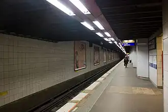 Vista da plataforma e da via do terminal.