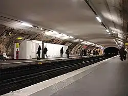 A estação após seu descaroçamento, antes da mudança das telhas em 2008.