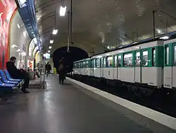 A estação encorpada versão da linha 3 antes de sua renovação.