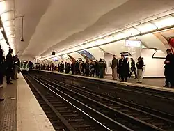 Plataformas da linha 8.