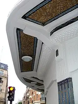 Detalhes da edícula de acesso.