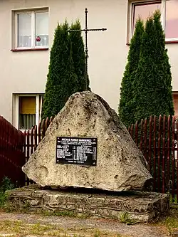 Praça, local da execução em 1944, rua 2&nbsp;Lutego&nbsp;4