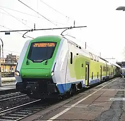 File:Milano - stazione Greco Pirelli - elettrotreno Trenord Caravaggio - 01.jpg