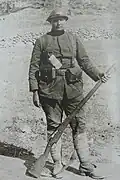 Soldado feminino Milunka Savić com M1907/15