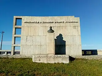 Miradouro da Penha, homenagem a Eduardo Duarte Ferreira por Keil do Amaral