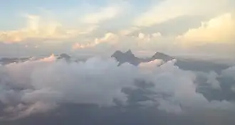 Monte Orohena, o ponto mais alto da Polinésia Francesa, situado no Taiti.