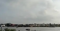 Vista de Monte Dourado a partir da cidade de Laranjal do Jari, em 2010.