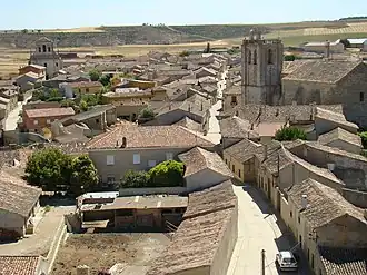 Montealegre de Campos, vista geral da rua principal