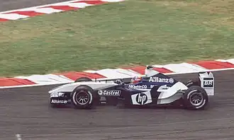 Juan Pablo Montoya pilotando o modelo FW25 no GP da França de 2003.
