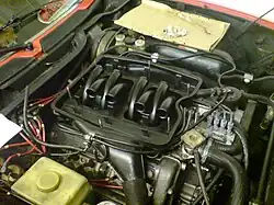 Motor do Montreal com tampa da câmara de entrada de ar removida.