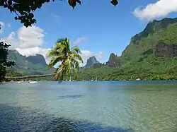 Vista da baía de Cook, sobre Moorea