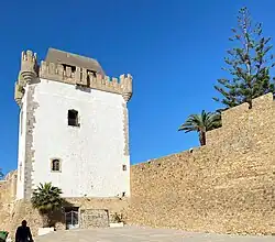 Torre de menagem e residência do capitão português.