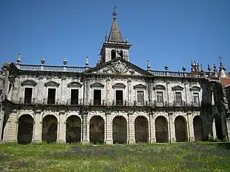 Claustro inacabado