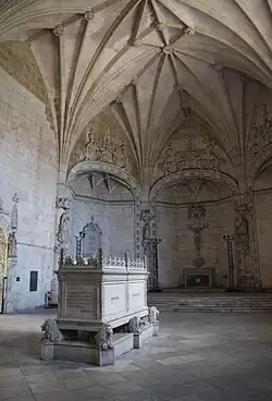 Sala do Capítulo; túmulo de Alexandre Herculano