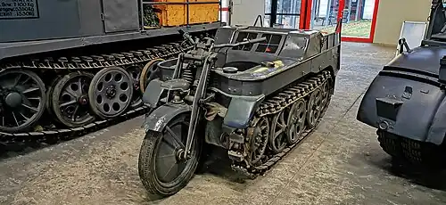 Motocicleta meia-lagarta SdKfz 2 Kettenkrad.