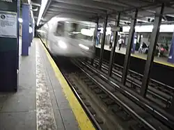 Estação de metrô Myrtle–Willoughby Avenues, onde Brinsley se suicidou após atirar fatalmente em dois policiais do NYPD