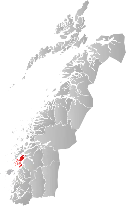 Mapa do condado de Møre og Romsdal com Alstahaug em destaque.