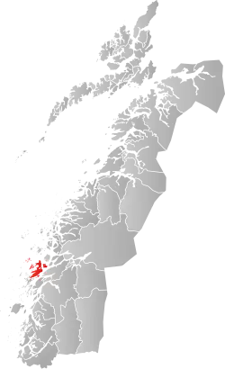 Mapa do condado de Møre og Romsdal com Dønna em destaque.