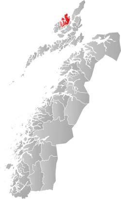 Mapa do condado de Møre og Romsdal com Øksnes em destaque.
