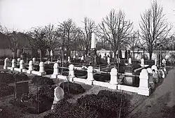 Campo de sepulturas e monumento dos caidos em 1870/1871