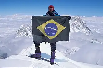 Waldemar Niclevicz no cume do Everest em 1995.