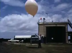 01 - Balão de pesquisa sendo lançado.