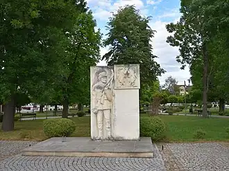 Praça do mercado, monumento