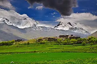 O maciço de Nun Kun, na cordilheira de Zanskar, onde se situam os pontos mais altos do distrito de Carguil e dos Himalaias do Ladaque