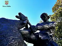 grupo escultórico "O Homem e a Serra"