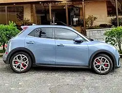 Visão lateral (versão GT)