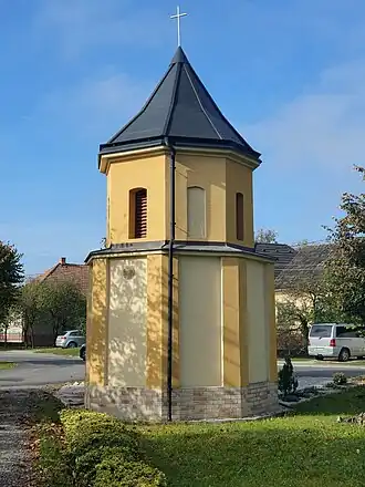 Torre de sino histórica em Ostrov