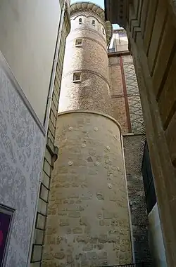 Torre Pierre Alvart encimada por uma parte mais recente.