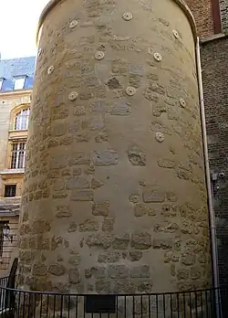 Restos da torre restaurada em 2014.