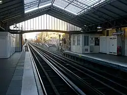 Interior da estação.